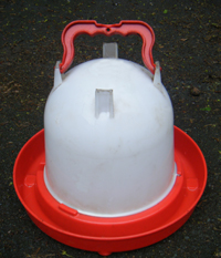 Vacuum drinker, red base
